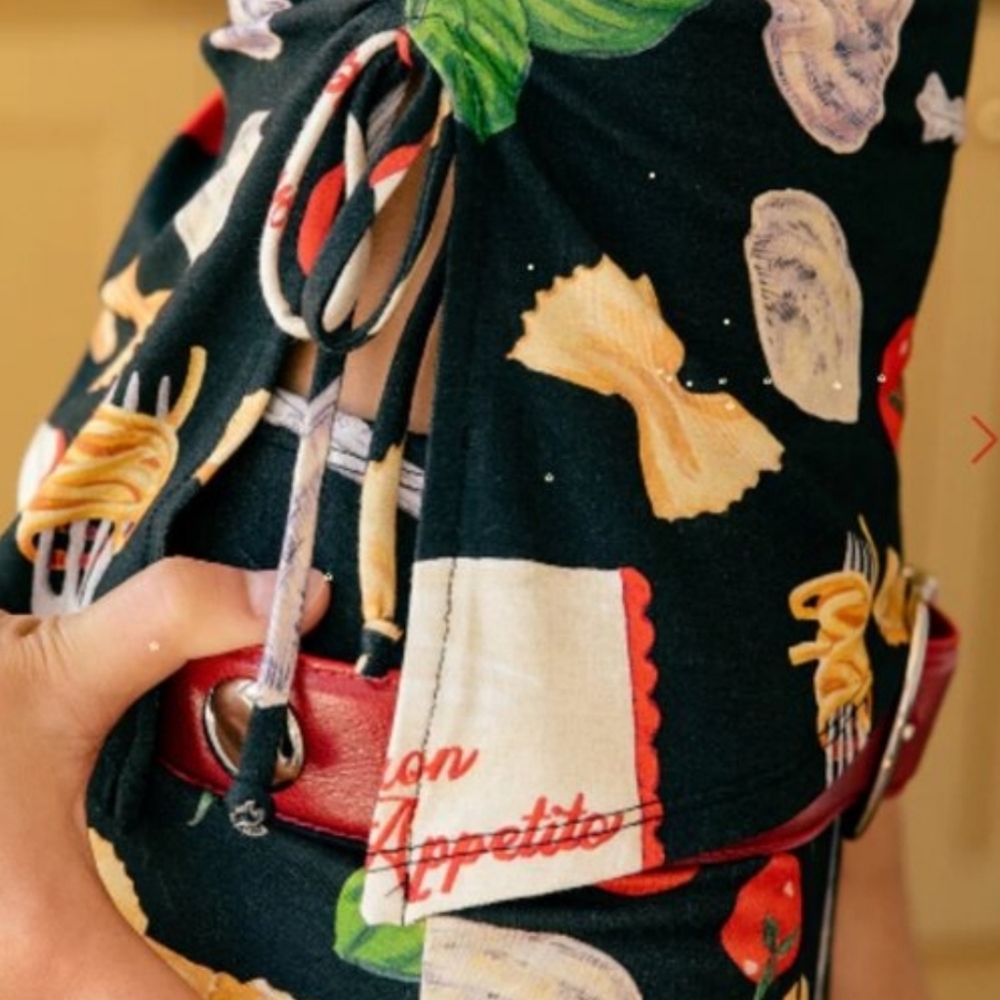 Lisa Says Gah Black Pasta Top with Multicolor Print - Picture 2 of 4